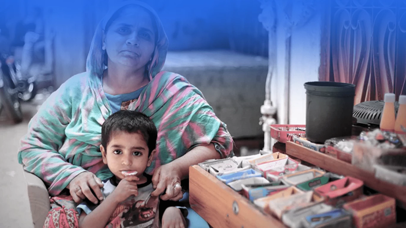 A small business owner in Pakistan supported by Akhuwat using an interest free loan to grow their livelihood